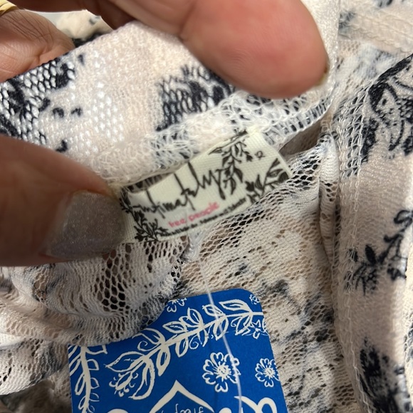 NWT{Free People}Sz XS Ivory/Blk Pattern Layered in Lace Leggings-Color-Chamoix - Picture 8 of 9